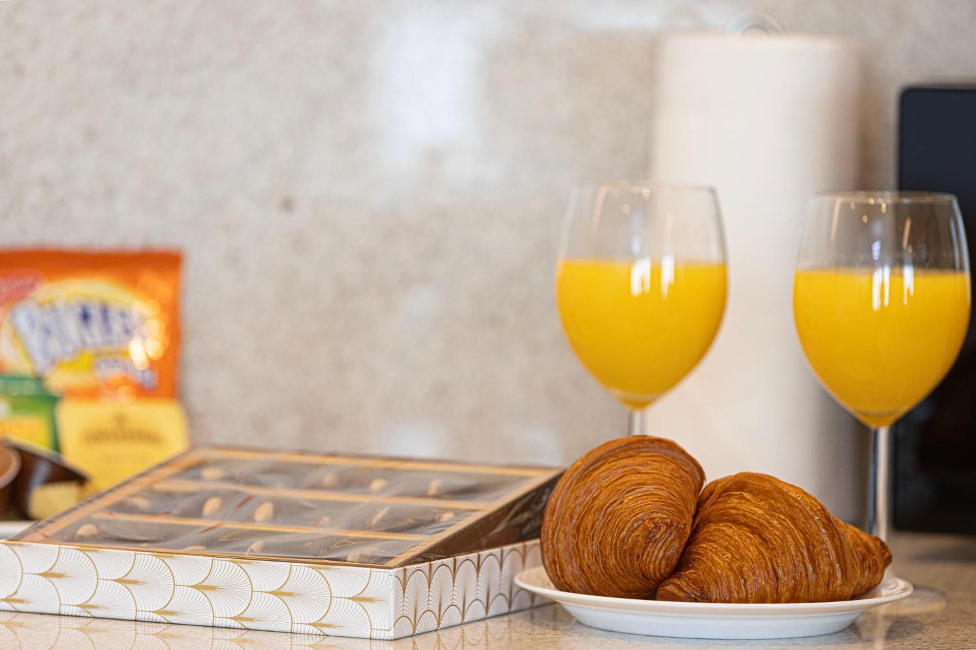 Smartstay At Burj Royale - Full Burj Khalifa View - Brand New Luxury Apartments Dubai Bagian luar foto