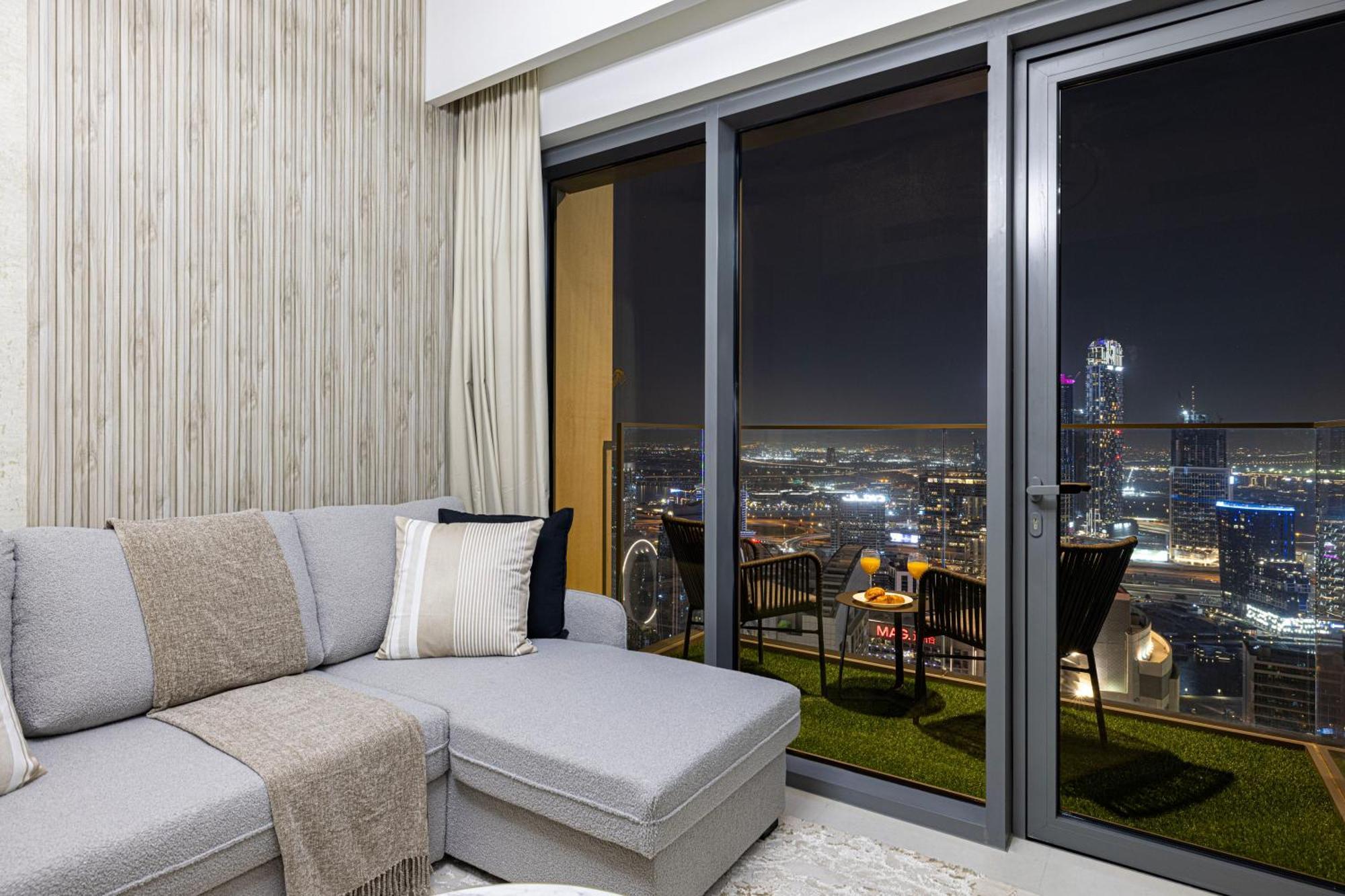 Smartstay At Burj Royale - Full Burj Khalifa View - Brand New Luxury Apartments Dubai Bagian luar foto