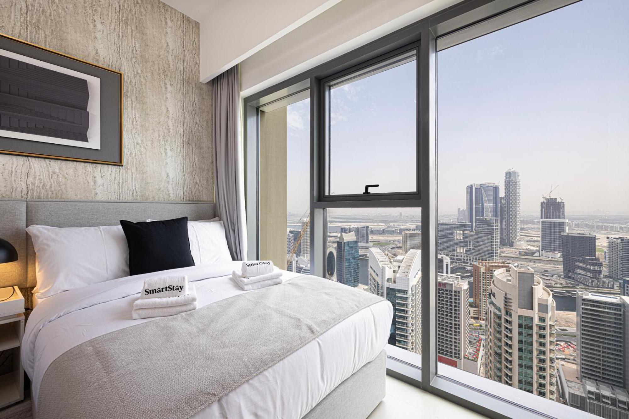 Smartstay At Burj Royale - Full Burj Khalifa View - Brand New Luxury Apartments Dubai Bagian luar foto