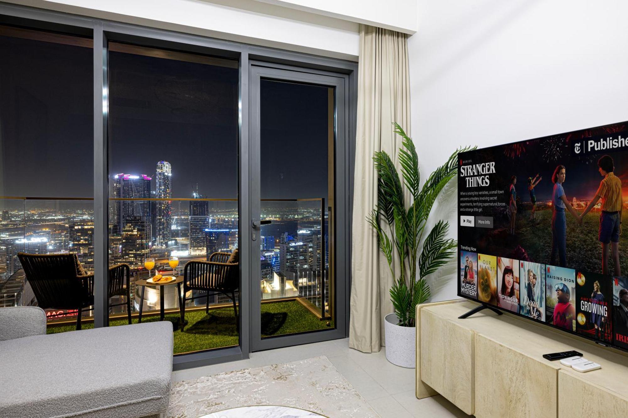 Smartstay At Burj Royale - Full Burj Khalifa View - Brand New Luxury Apartments Dubai Bagian luar foto