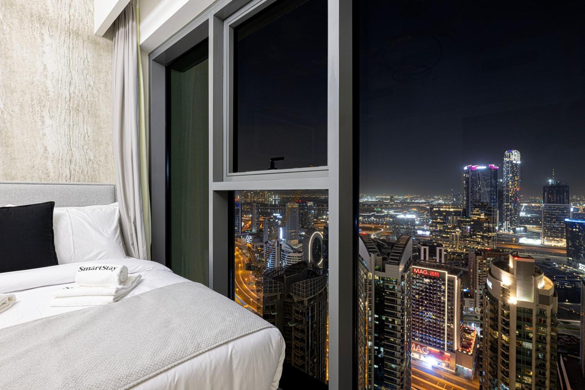 Smartstay At Burj Royale - Full Burj Khalifa View - Brand New Luxury Apartments Dubai Bagian luar foto