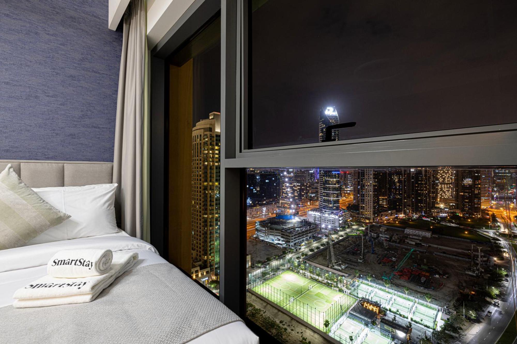 Smartstay At Burj Royale - Full Burj Khalifa View - Brand New Luxury Apartments Dubai Bagian luar foto