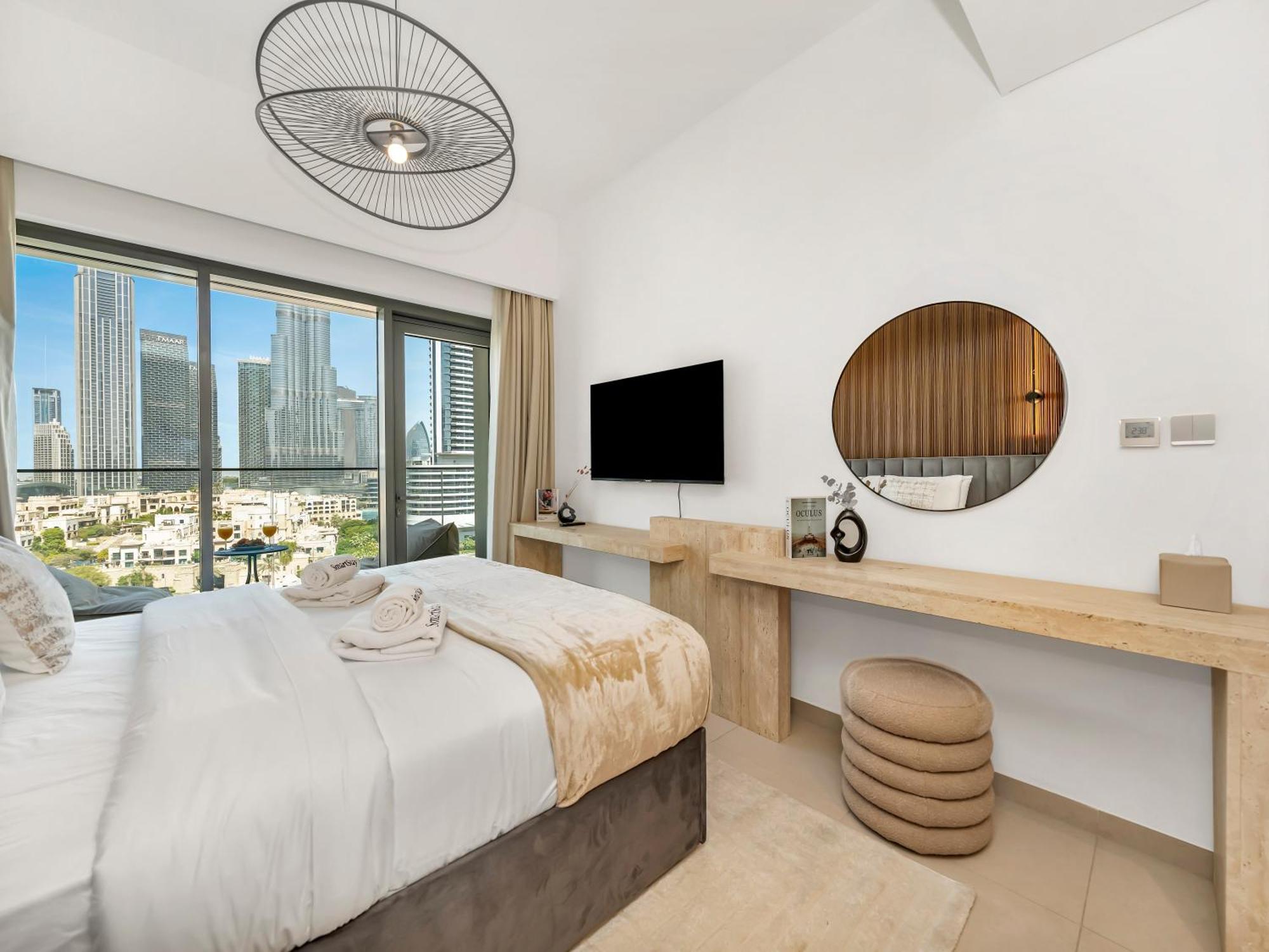 Smartstay At Burj Royale - Full Burj Khalifa View - Brand New Luxury Apartments Dubai Bagian luar foto