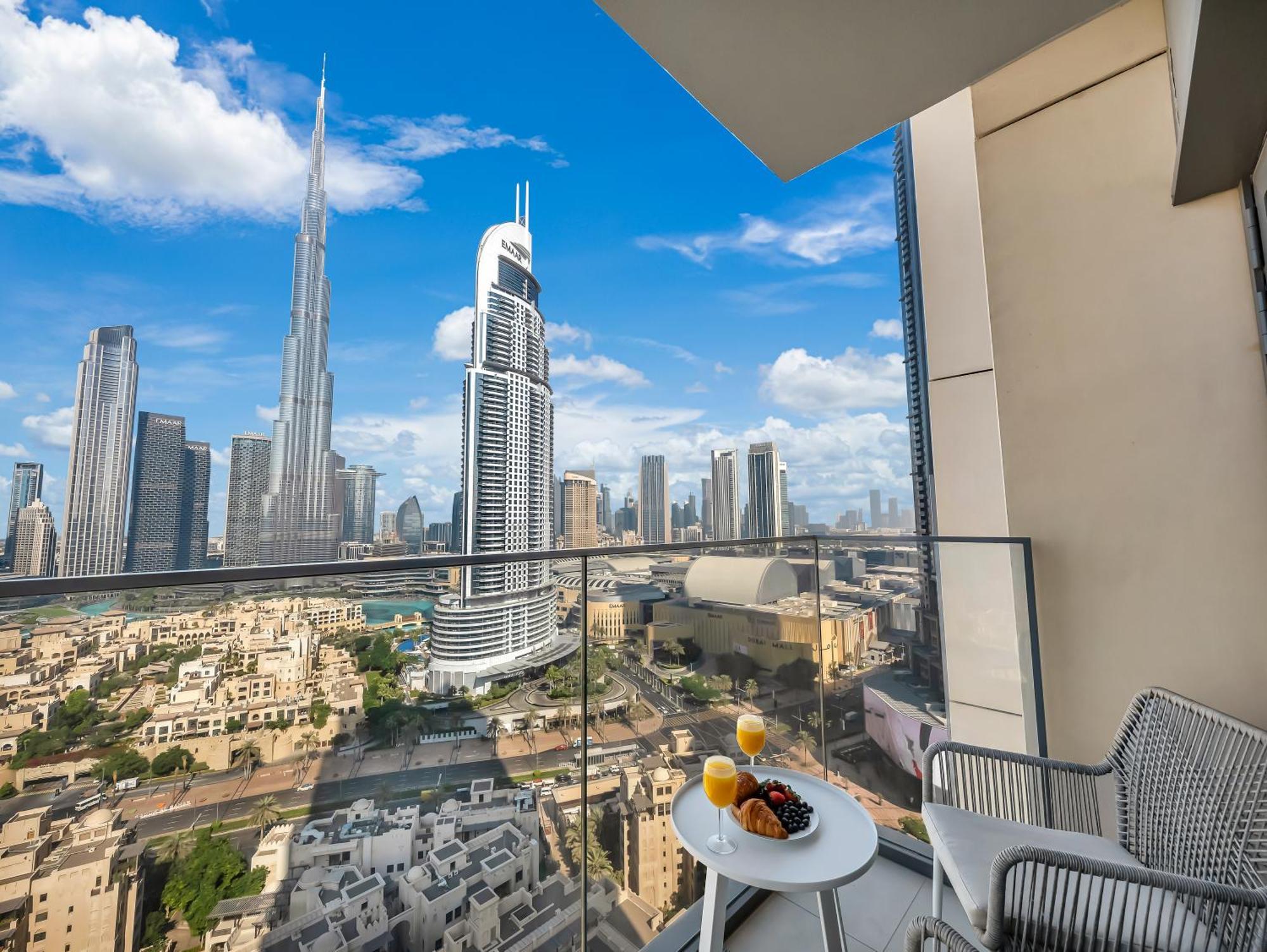 Smartstay At Burj Royale - Full Burj Khalifa View - Brand New Luxury Apartments Dubai Bagian luar foto