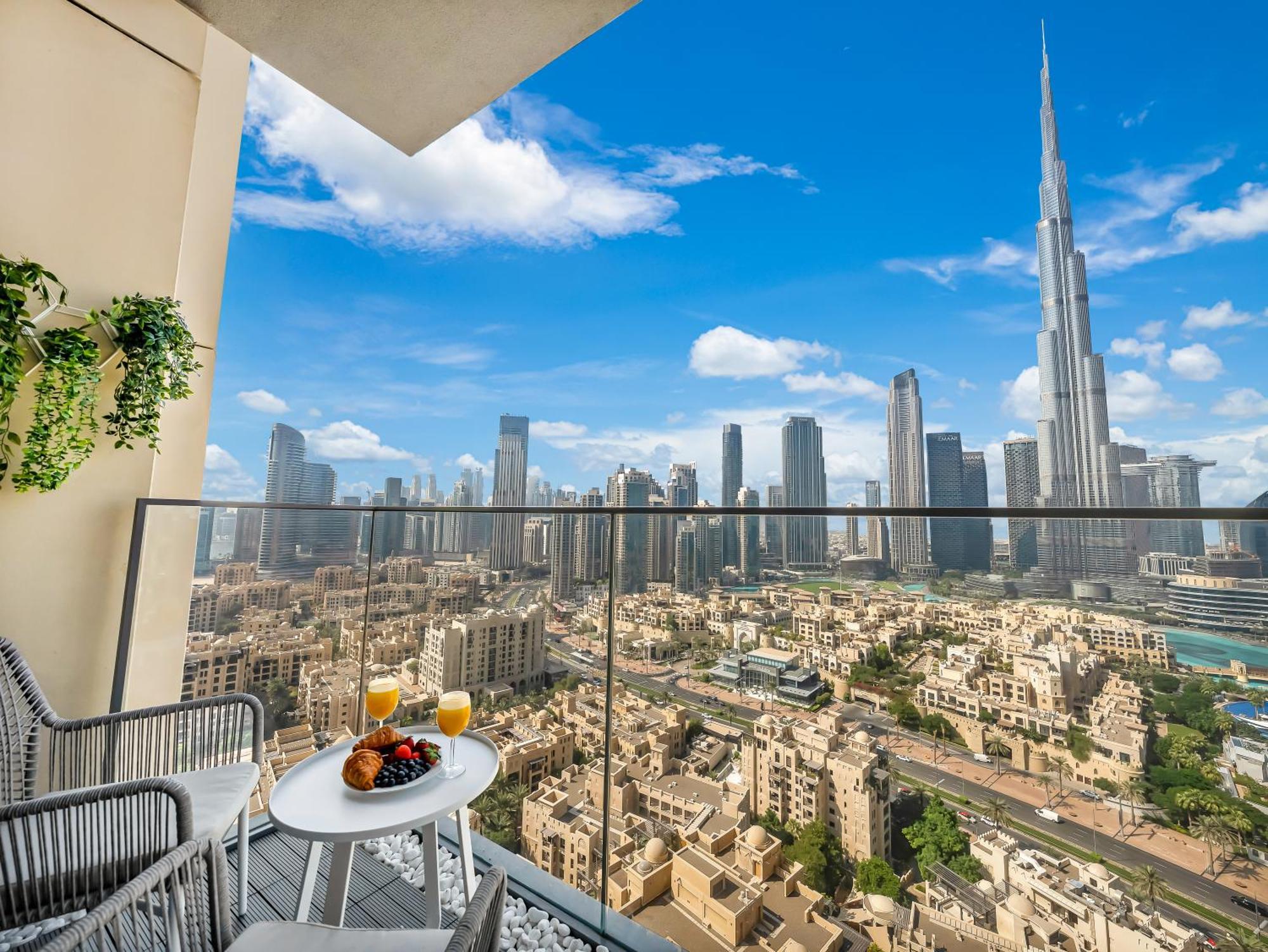 Smartstay At Burj Royale - Full Burj Khalifa View - Brand New Luxury Apartments Dubai Bagian luar foto